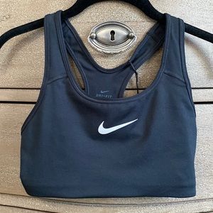 NWT Nike swoosh sports bra size small